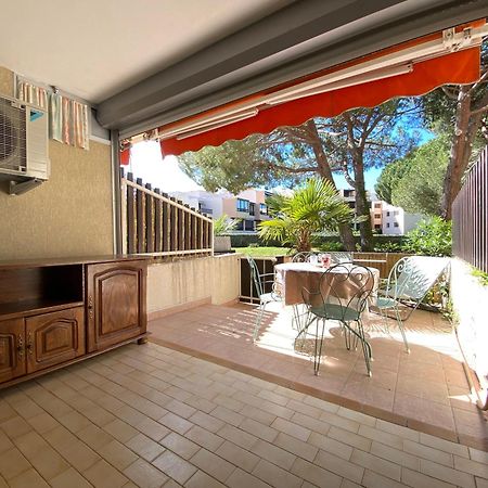 Studio 4 couchages avec grande terrasse en rez-de-jardin à deux pas des plages Le Grau-du-Roi Esterno foto
