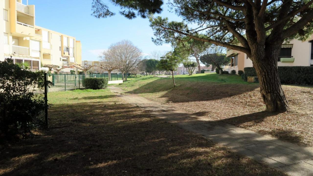 Studio 4 couchages avec grande terrasse en rez-de-jardin à deux pas des plages Le Grau-du-Roi Esterno foto